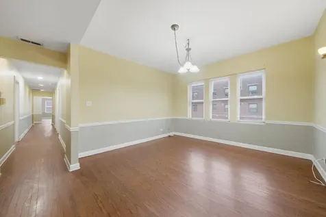 7601 South Essex Avenue Chicago IL 60649