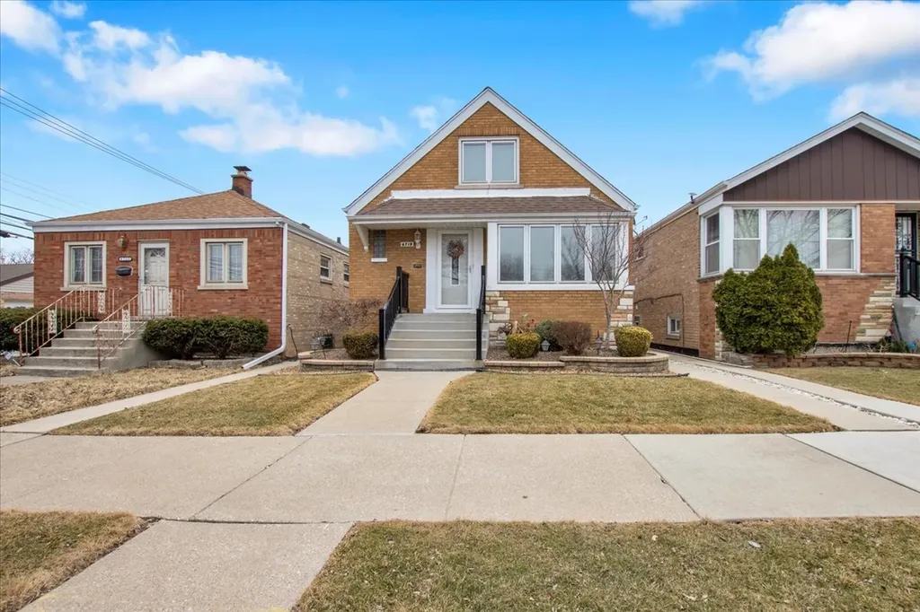 6719 South Keeler Avenue Chicago IL 60629