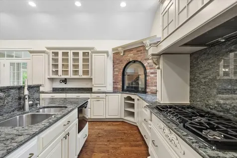 1546 Bobolink Circle Woodstock IL 60098