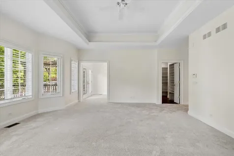 1546 Bobolink Circle Woodstock IL 60098