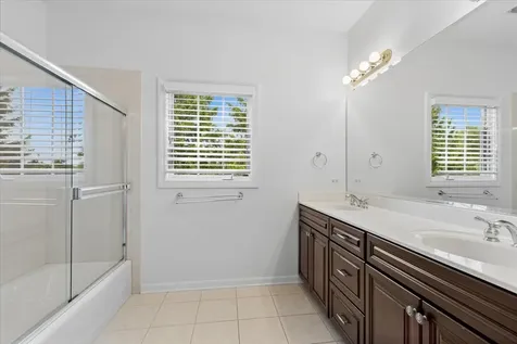 1546 Bobolink Circle Woodstock IL 60098