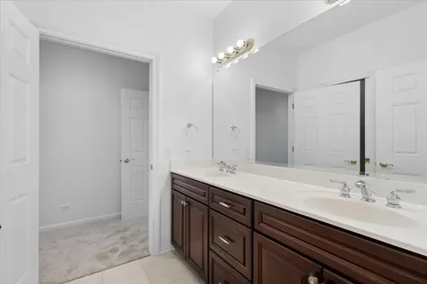 1546 Bobolink Circle Woodstock IL 60098