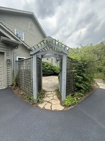 1546 Bobolink Circle Woodstock IL 60098