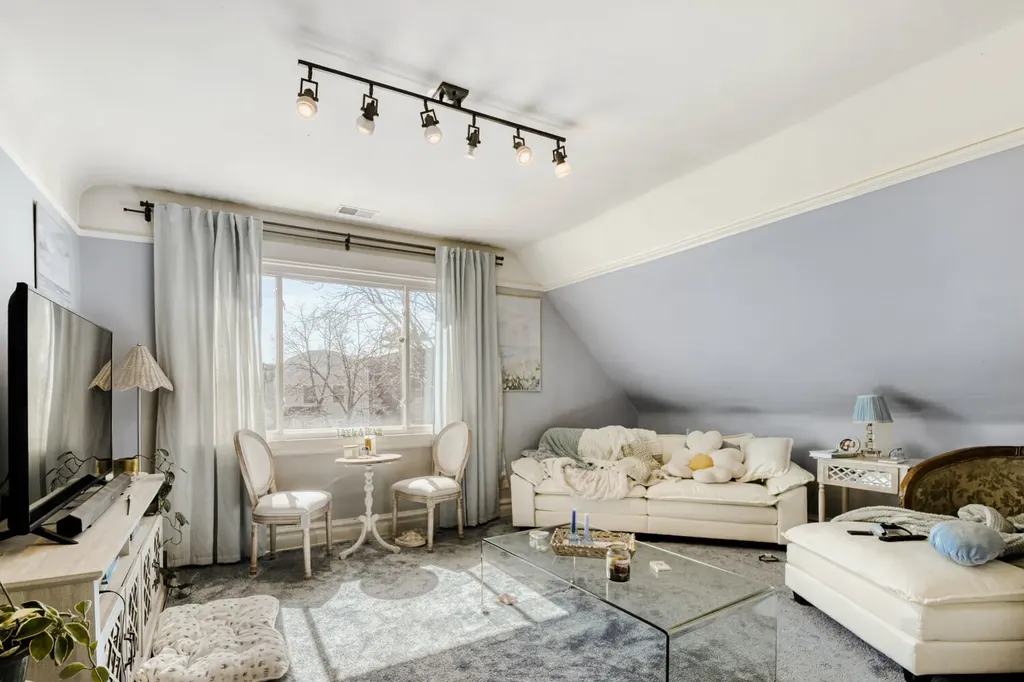 2108 West Addison Street Chicago IL 60618