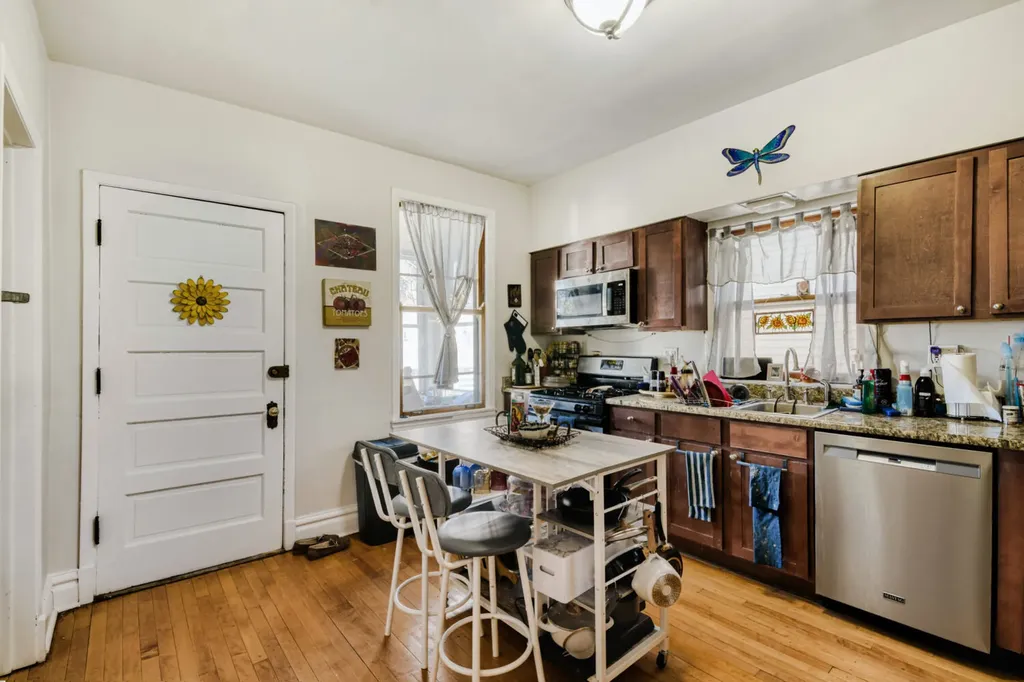 2108 West Addison Street Chicago IL 60618