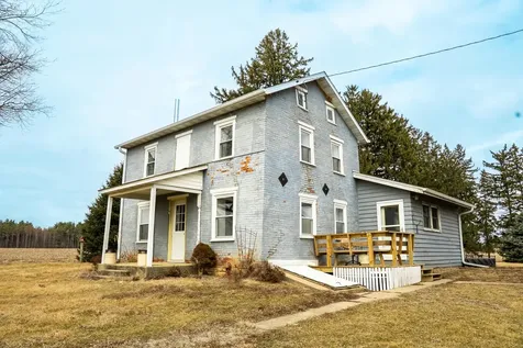 3651 North Brookville Road Forreston IL 61030