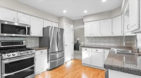 2717 Bordeaux Place Lisle IL 60532