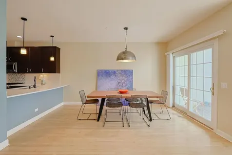 1909 Lynn Circle Libertyville IL 60048