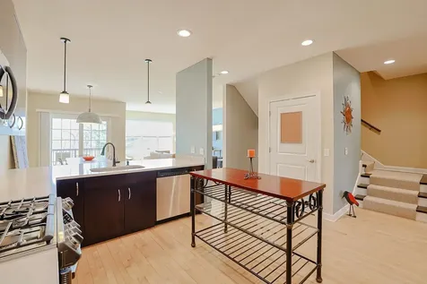 1909 Lynn Circle Libertyville IL 60048
