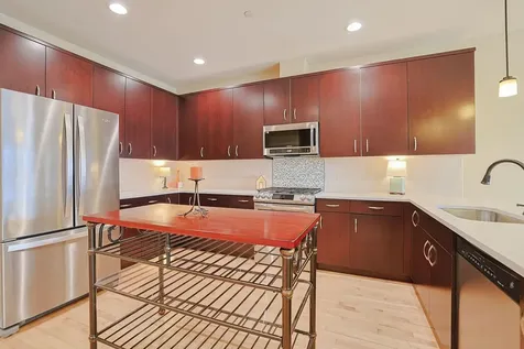 1909 Lynn Circle Libertyville IL 60048