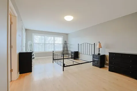 1909 Lynn Circle Libertyville IL 60048