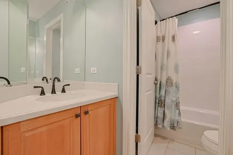 1909 Lynn Circle Libertyville IL 60048