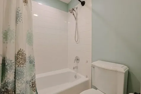 1909 Lynn Circle Libertyville IL 60048