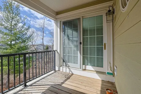 1909 Lynn Circle Libertyville IL 60048