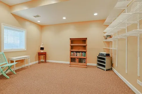 1909 Lynn Circle Libertyville IL 60048