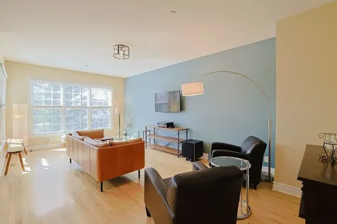 1909 Lynn Circle Libertyville IL 60048
