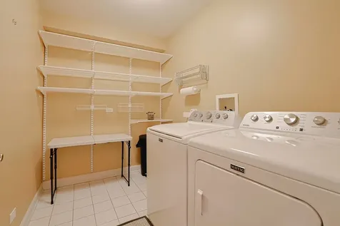 1909 Lynn Circle Libertyville IL 60048