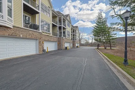 1909 Lynn Circle Libertyville IL 60048