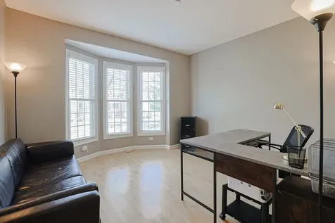 1909 Lynn Circle Libertyville IL 60048