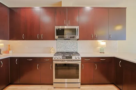 1909 Lynn Circle Libertyville IL 60048