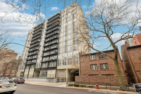 450 West Briar Place Chicago IL 60657