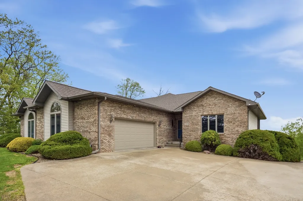 1009 Melody Hills Fulton IL 61252