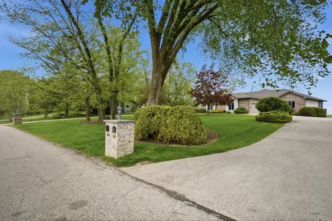 1009 Melody Hills Fulton IL 61252