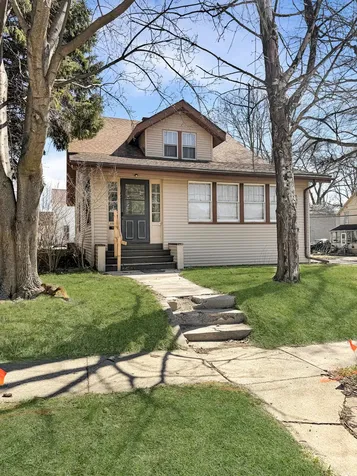 405 North Apple Avenue Freeport IL 61032