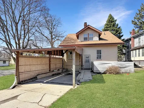 405 North Apple Avenue Freeport IL 61032