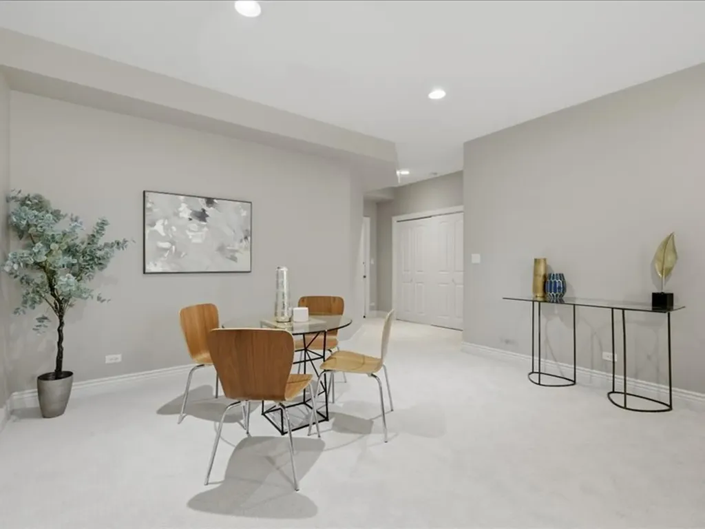 839 South Miller Street Chicago IL 60607