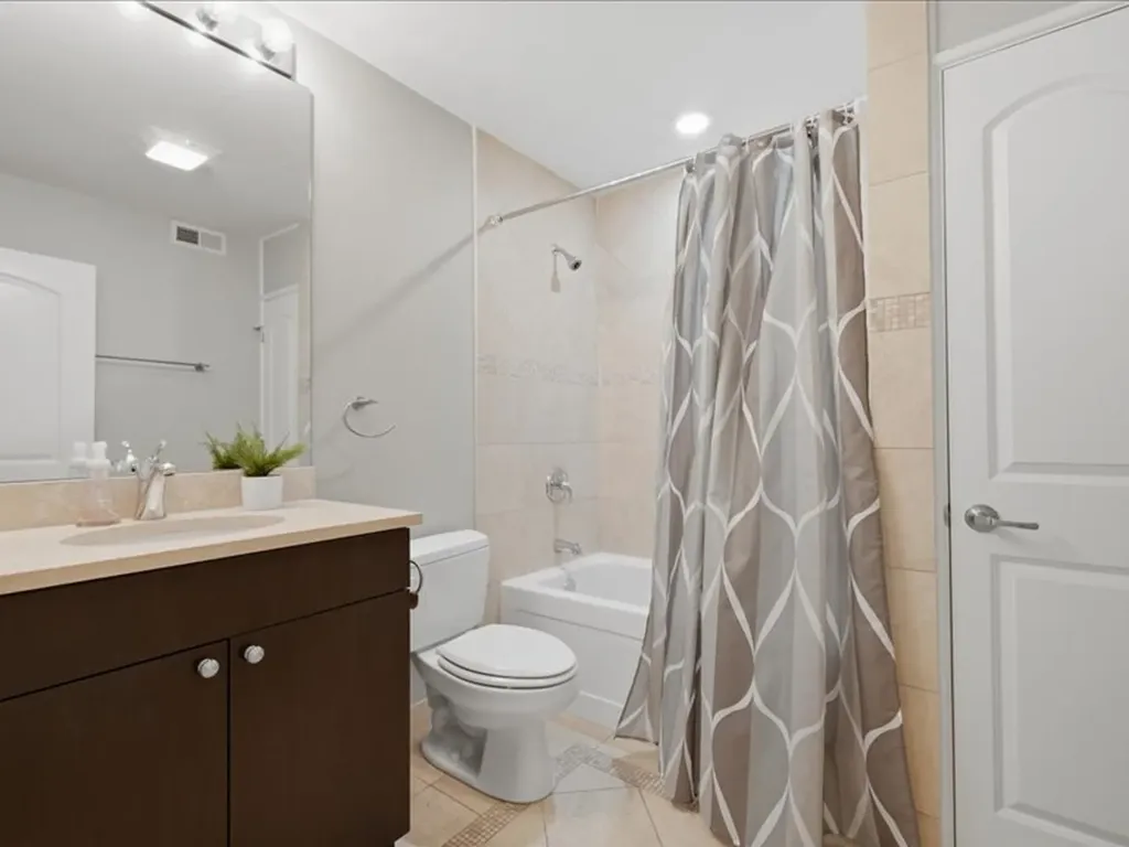 839 South Miller Street Chicago IL 60607