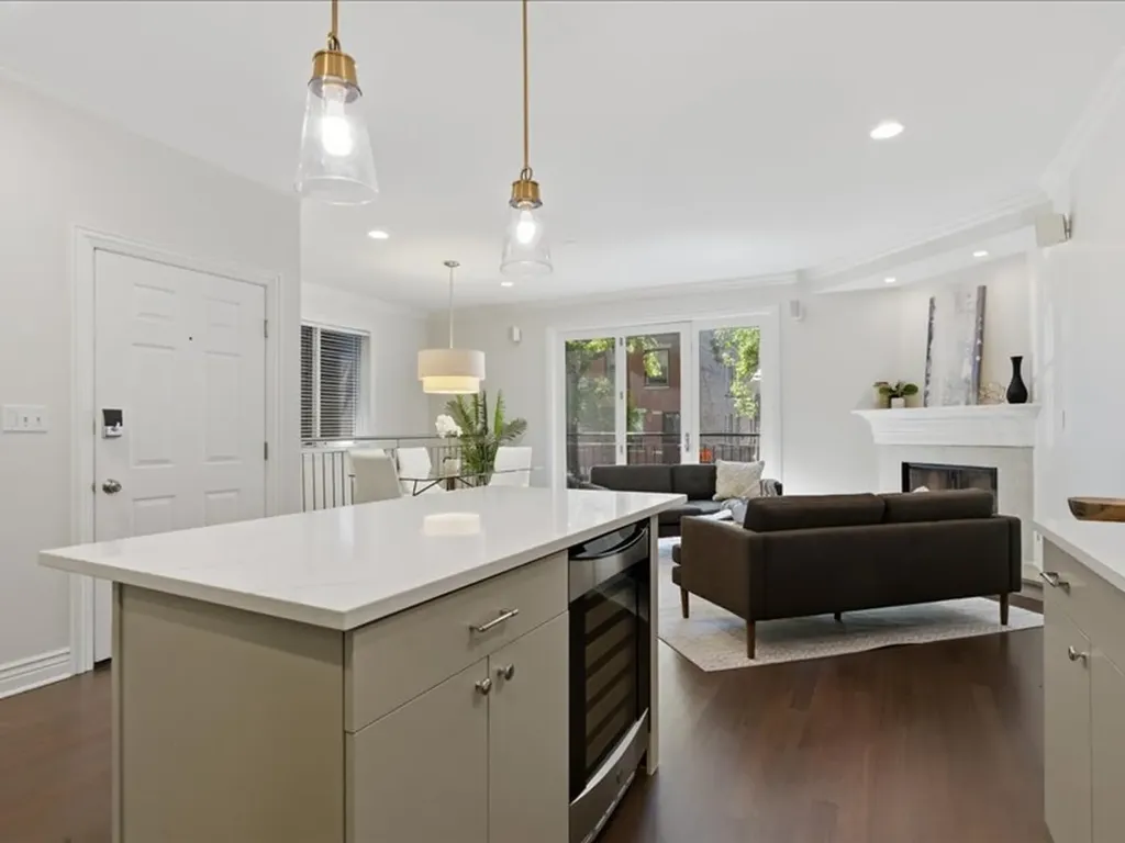 839 South Miller Street Chicago IL 60607