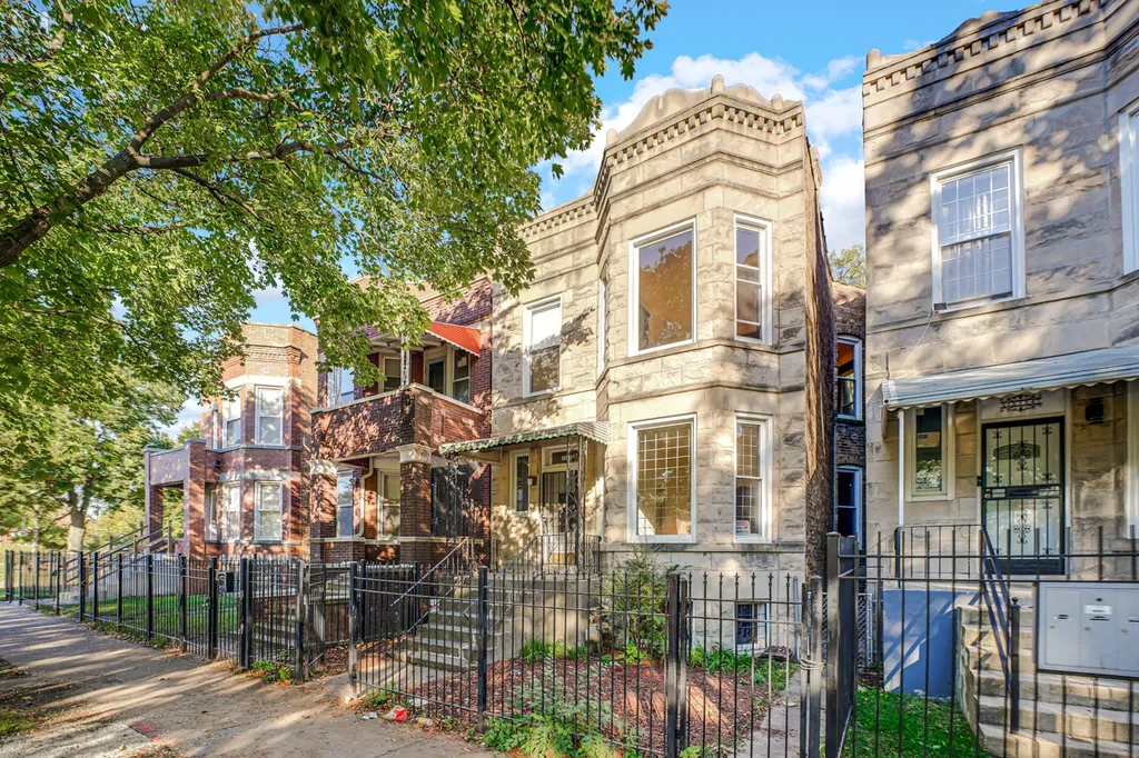 6045 South Peoria Street Chicago IL 60621