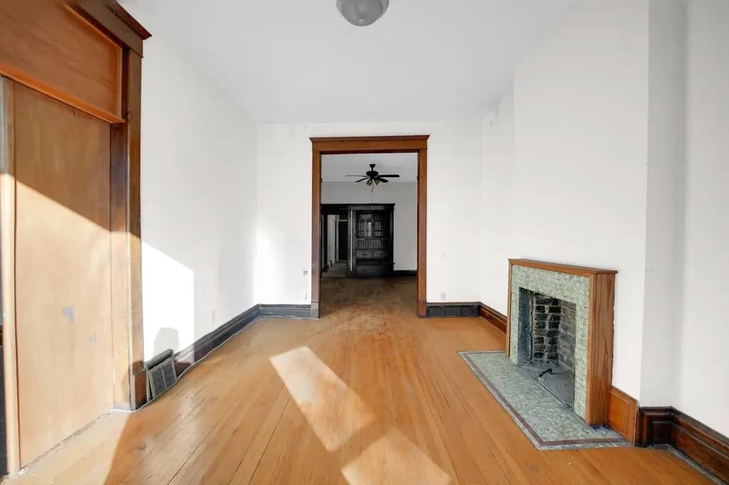 6045 South Peoria Street Chicago IL 60621