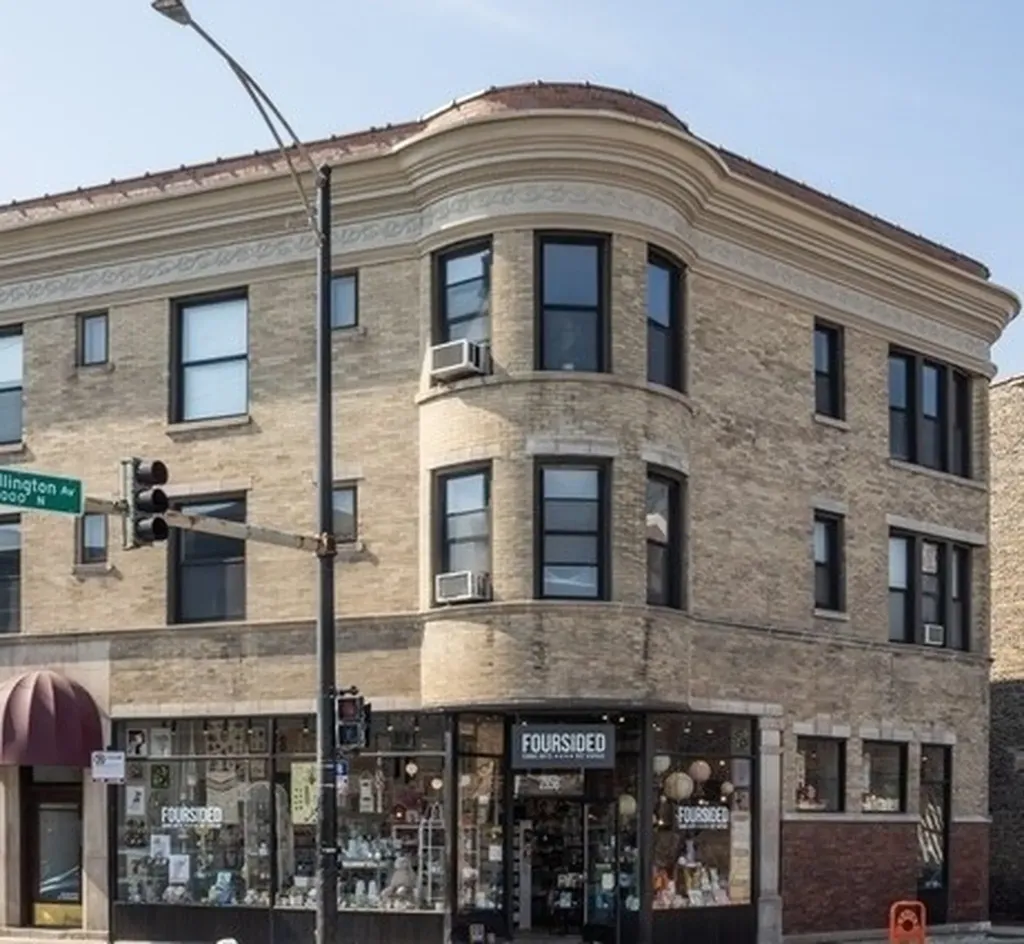 2958 North Clark Street Chicago IL 60657
