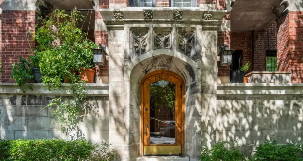 1372 East 57th Street Chicago IL 60637