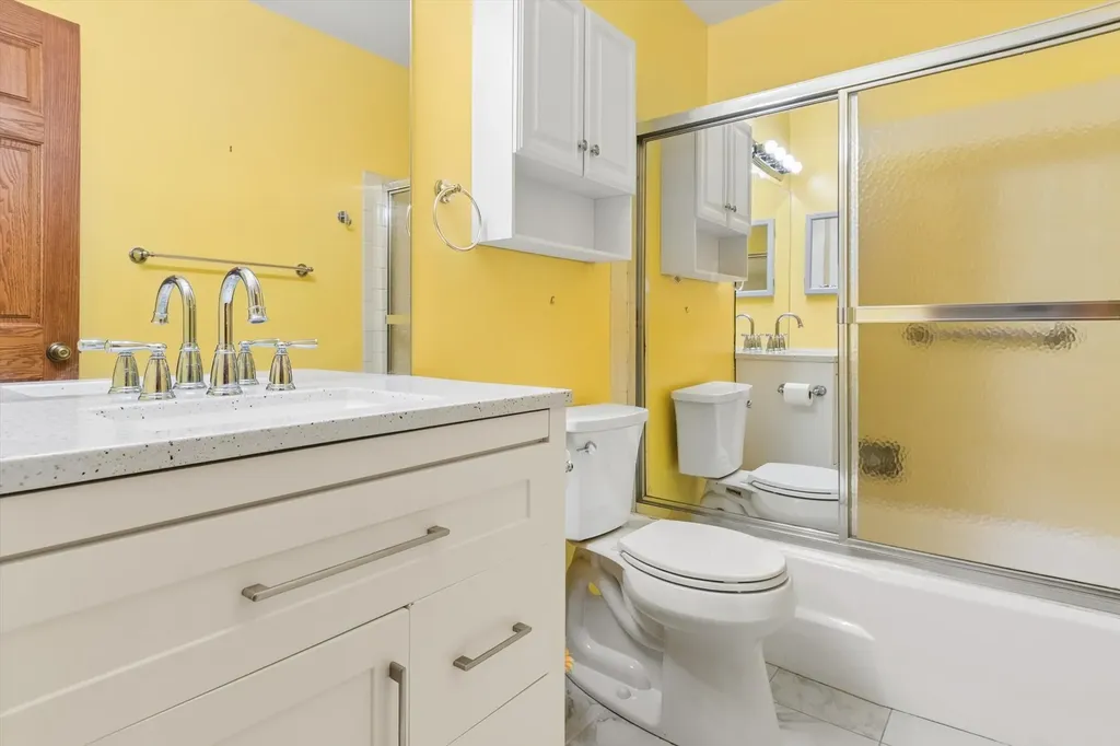6702 Pershing Court Woodridge IL 60517