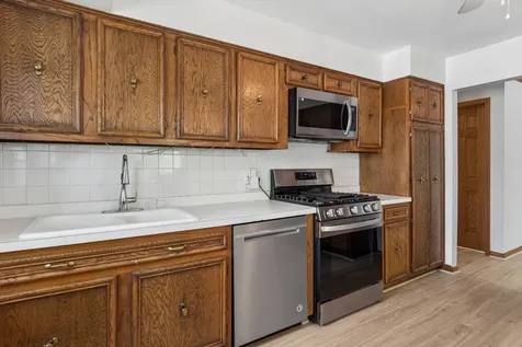 6702 Pershing Court Woodridge IL 60517