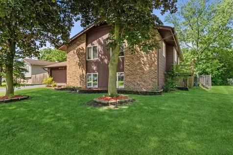 6702 Pershing Court Woodridge IL 60517