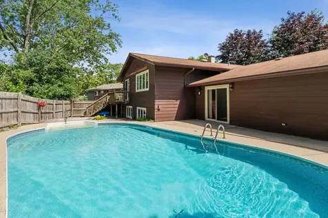 6702 Pershing Court Woodridge IL 60517