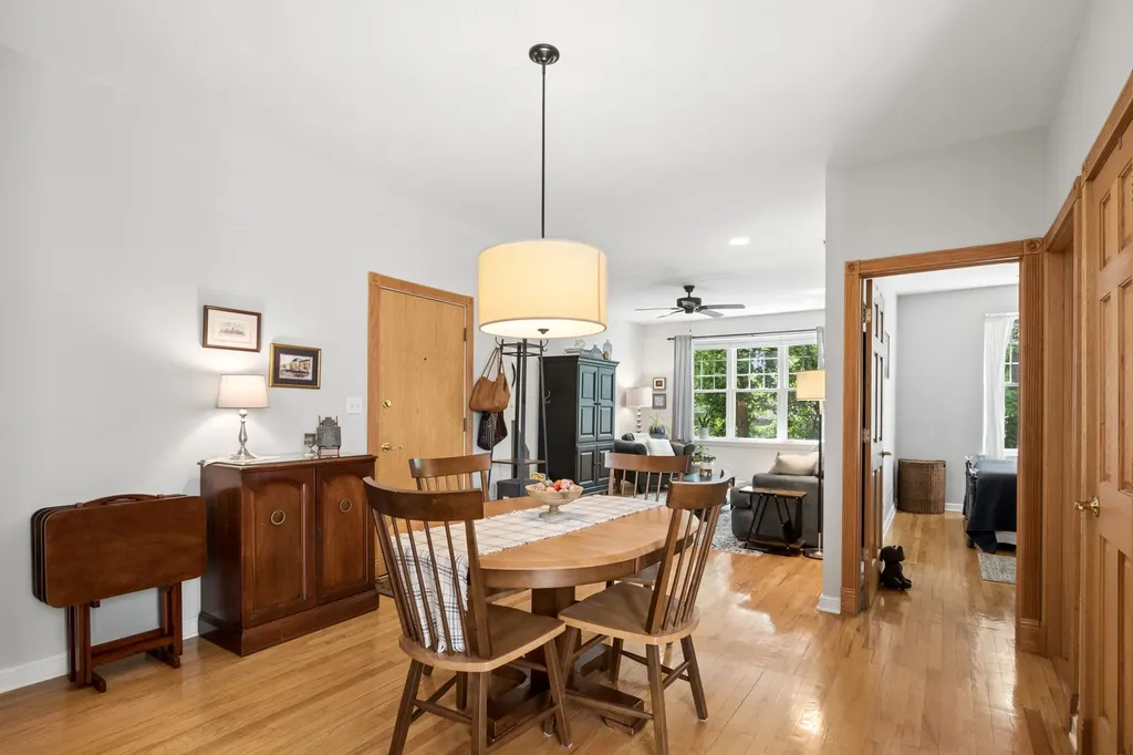 1910 West Chase Avenue Chicago IL 60626
