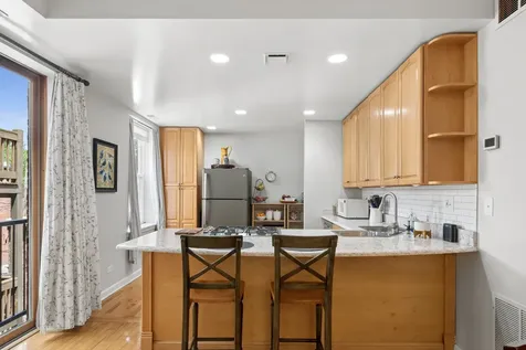 1910 West Chase Avenue Chicago IL 60626