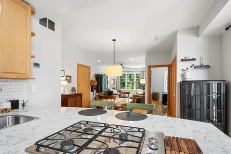 1910 West Chase Avenue Chicago IL 60626