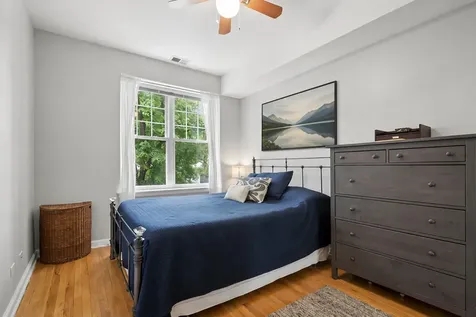 1910 West Chase Avenue Chicago IL 60626