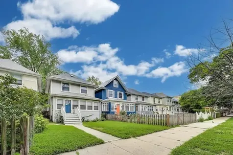 1910 West Chase Avenue Chicago IL 60626
