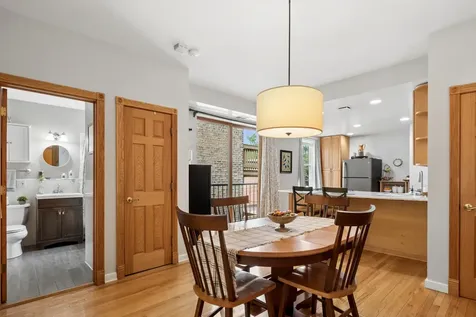 1910 West Chase Avenue Chicago IL 60626