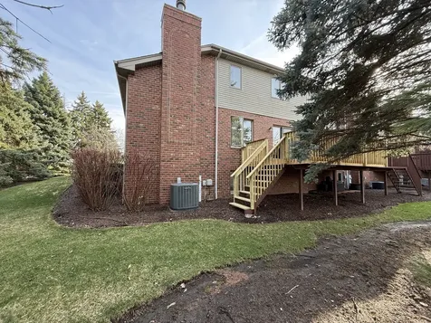 9400 Caledonia Drive Tinley Park IL 60487