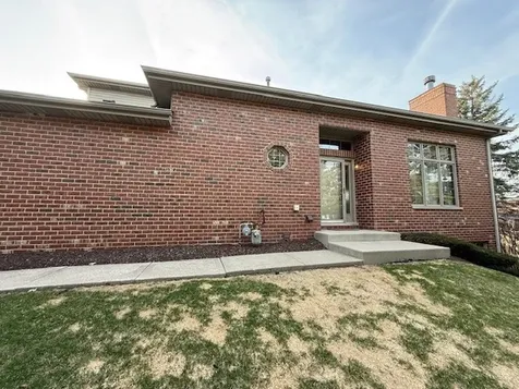9400 Caledonia Drive Tinley Park IL 60487