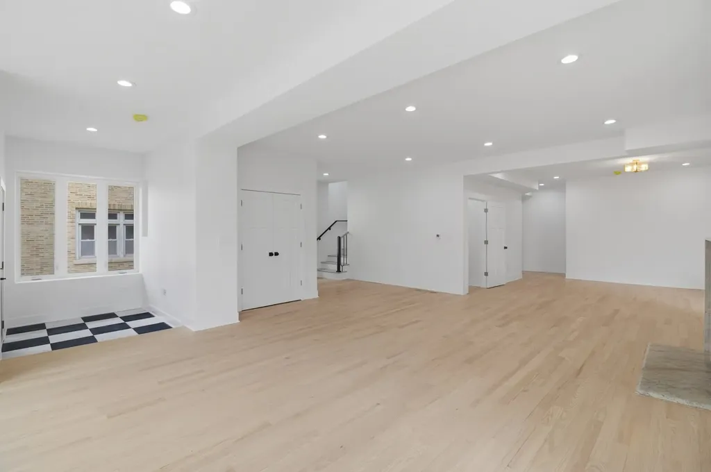 7347 South Merrill Avenue Chicago IL 60649
