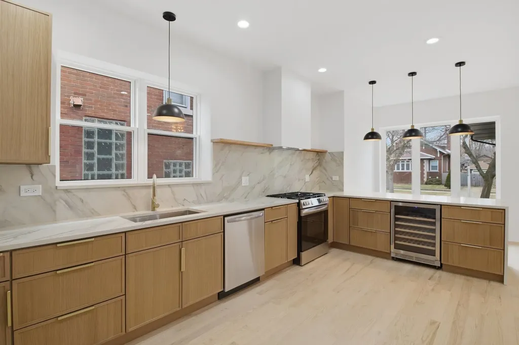 7347 South Merrill Avenue Chicago IL 60649